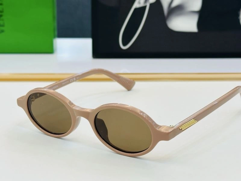 Snug Bottega Veneta Sunglasses 277062