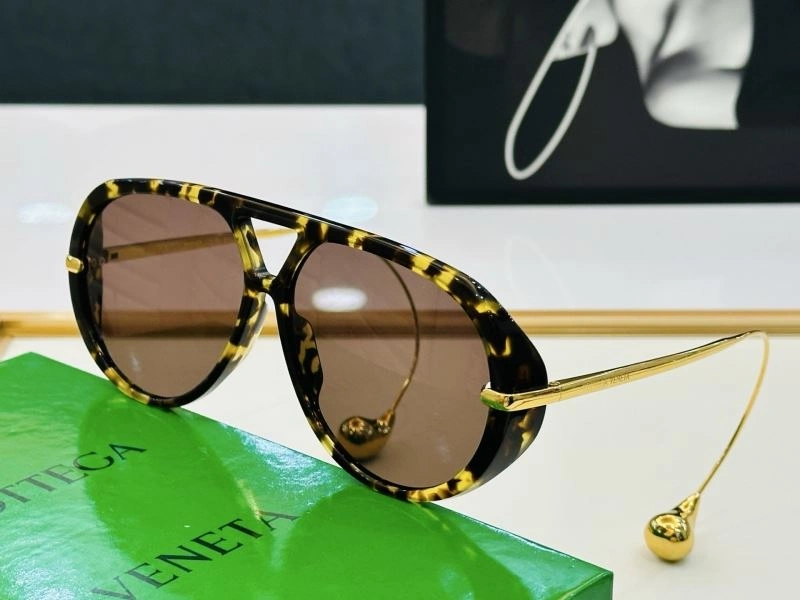 Resilient Bottega Veneta Sunglasses 277048