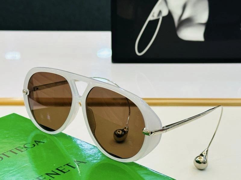 Resilient Bottega Veneta Sunglasses 277048