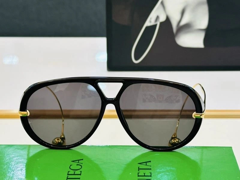 Resilient Bottega Veneta Sunglasses 277048
