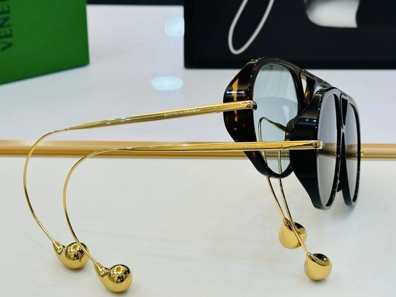 Resilient Bottega Veneta Sunglasses 277048