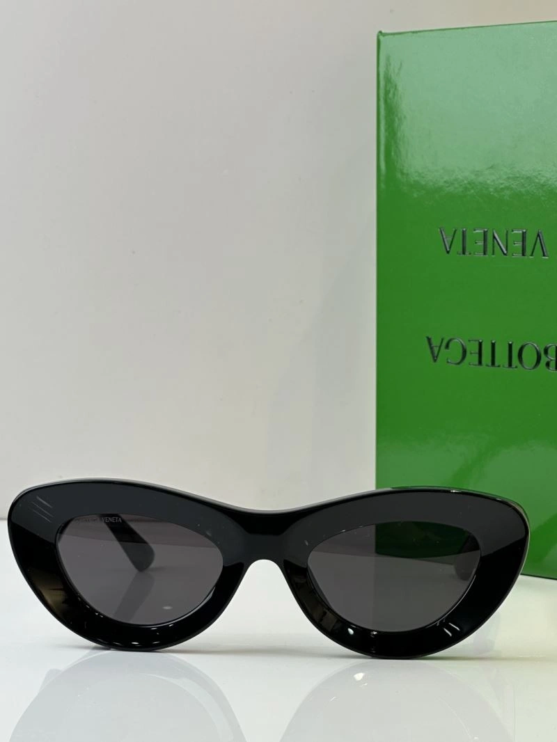 Bottega Veneta Sunglasses GoAnywhere 277102