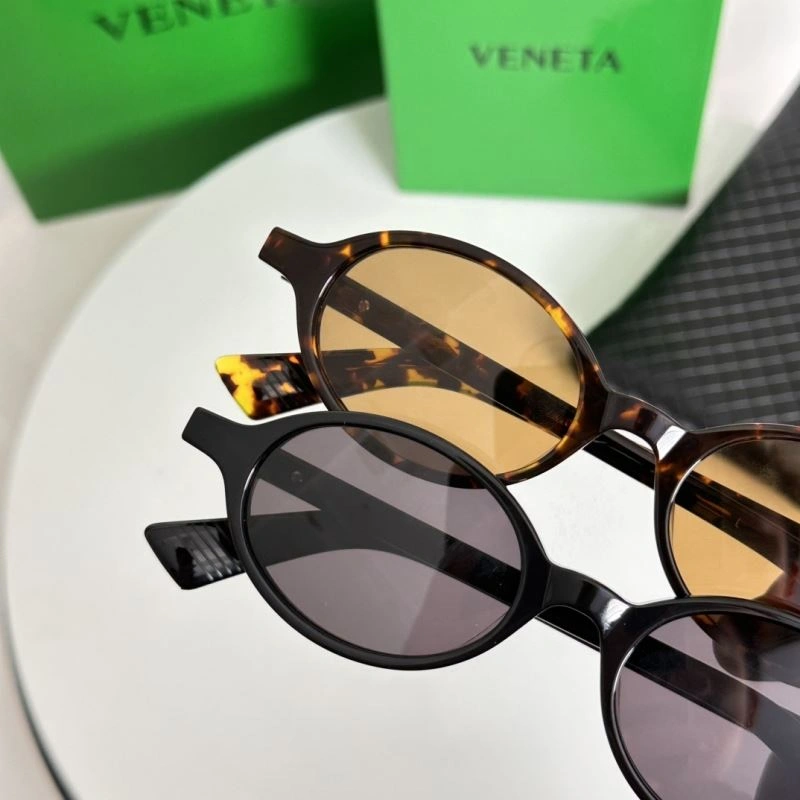 Bottega Veneta Sunglasses ZipUp 277103