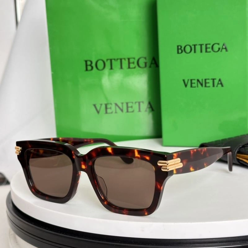 Flexible Bottega Veneta Sunglasses 277108