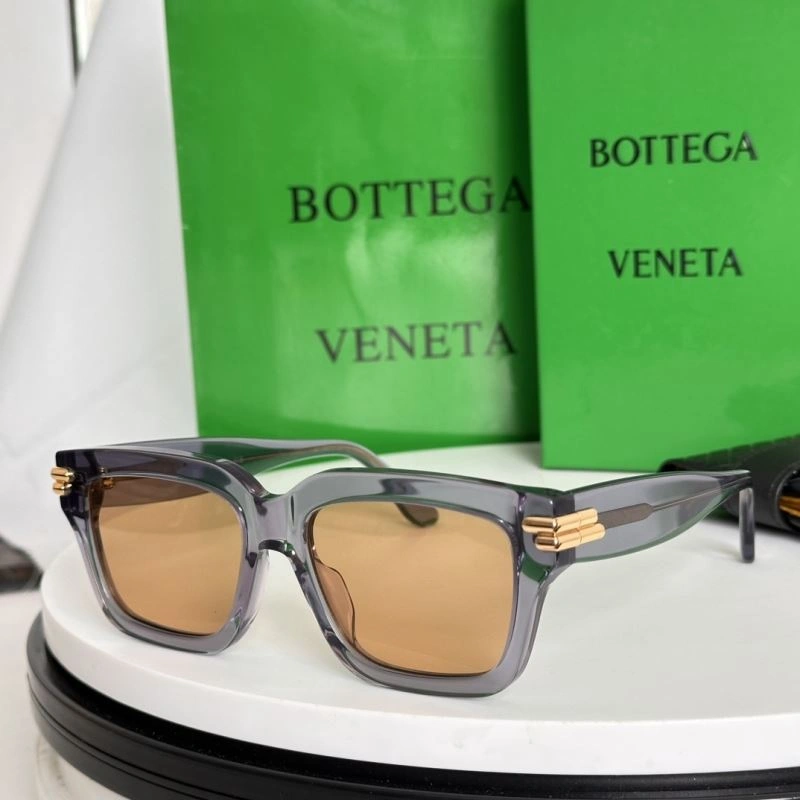 Flexible Bottega Veneta Sunglasses 277108