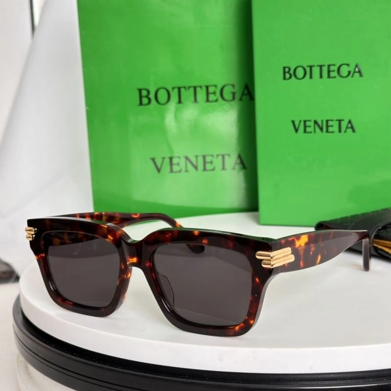 Flexible Bottega Veneta Sunglasses 277108