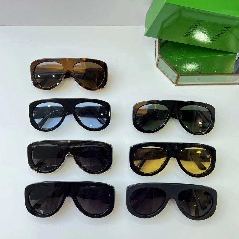 Lightweight Bottega Veneta Sunglasses 277089
