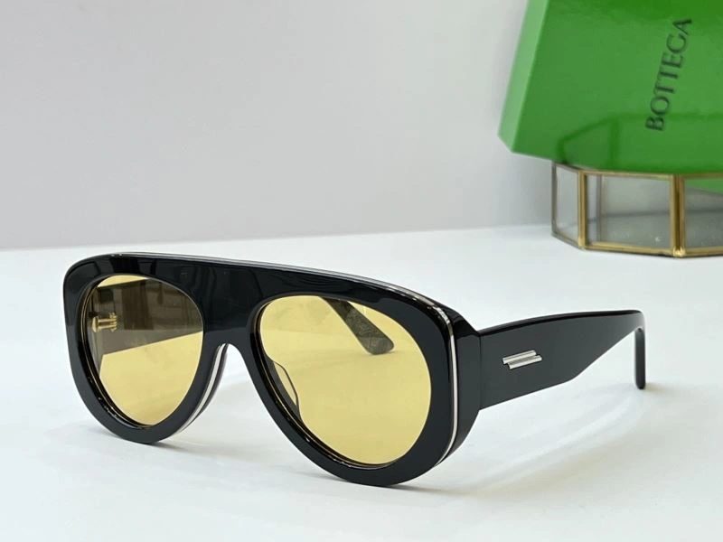 Lightweight Bottega Veneta Sunglasses 277089