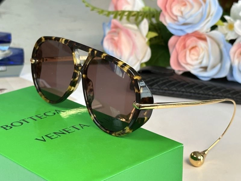 Bottega Veneta Sunglasses Comfortable 277110