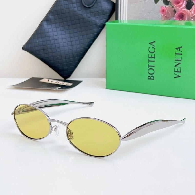 Flexible Bottega Veneta Sunglasses 277084