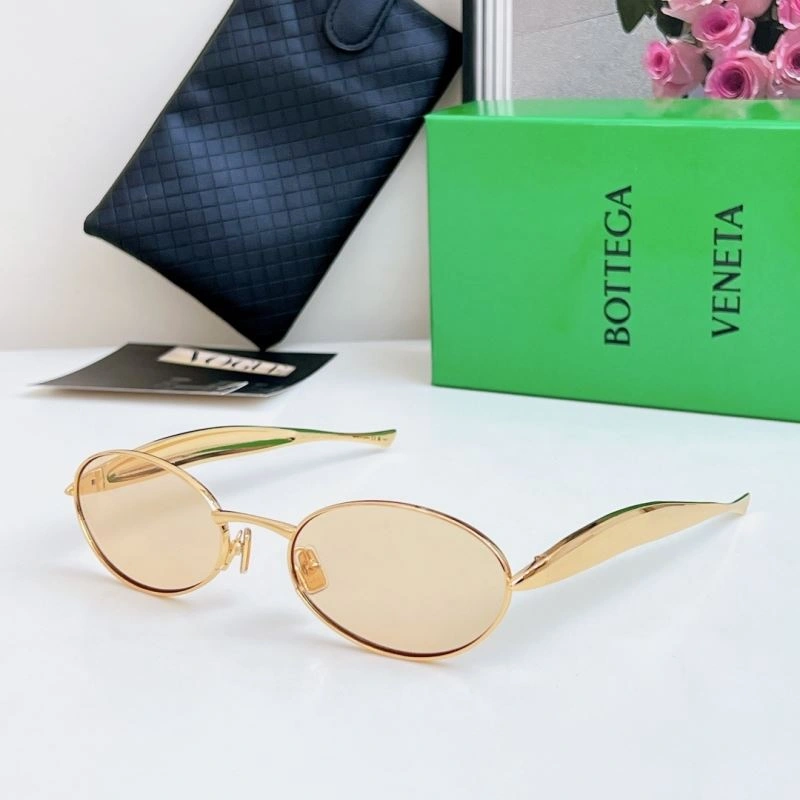Flexible Bottega Veneta Sunglasses 277084