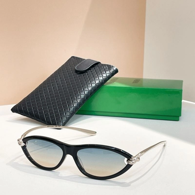 Sleek Bottega Veneta Sunglasses 277082