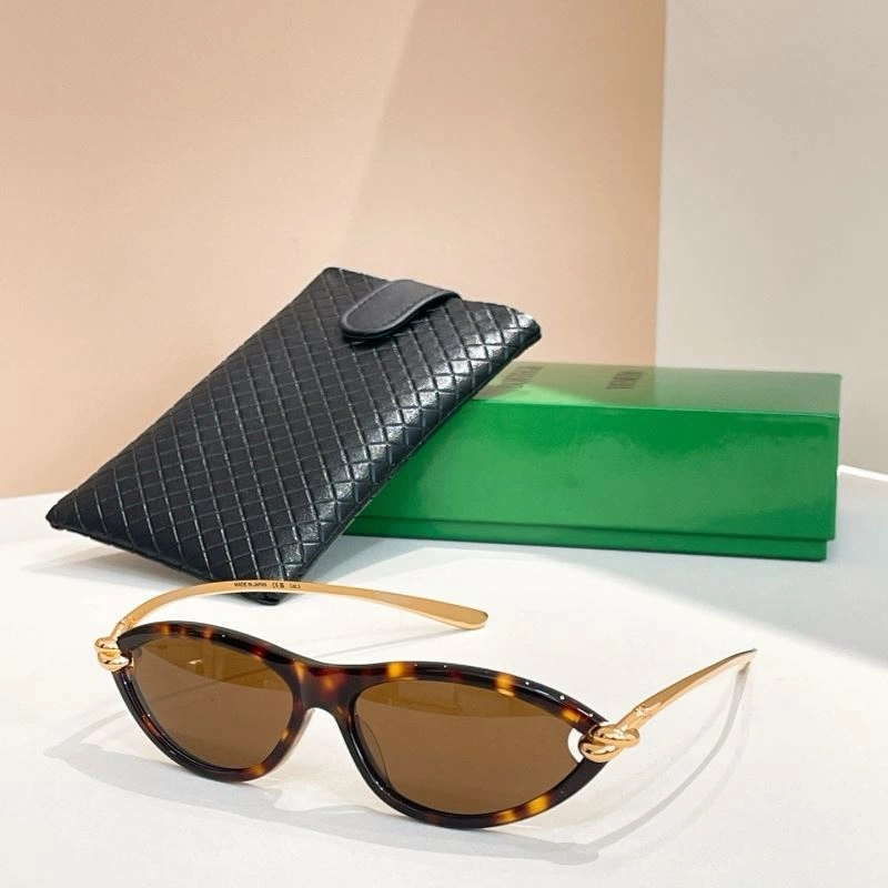 Sleek Bottega Veneta Sunglasses 277082
