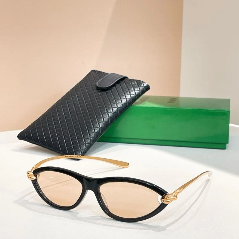 Sleek Bottega Veneta Sunglasses 277082