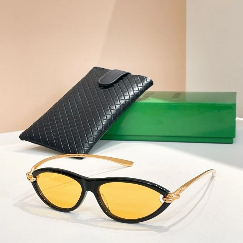 Sleek Bottega Veneta Sunglasses 277082