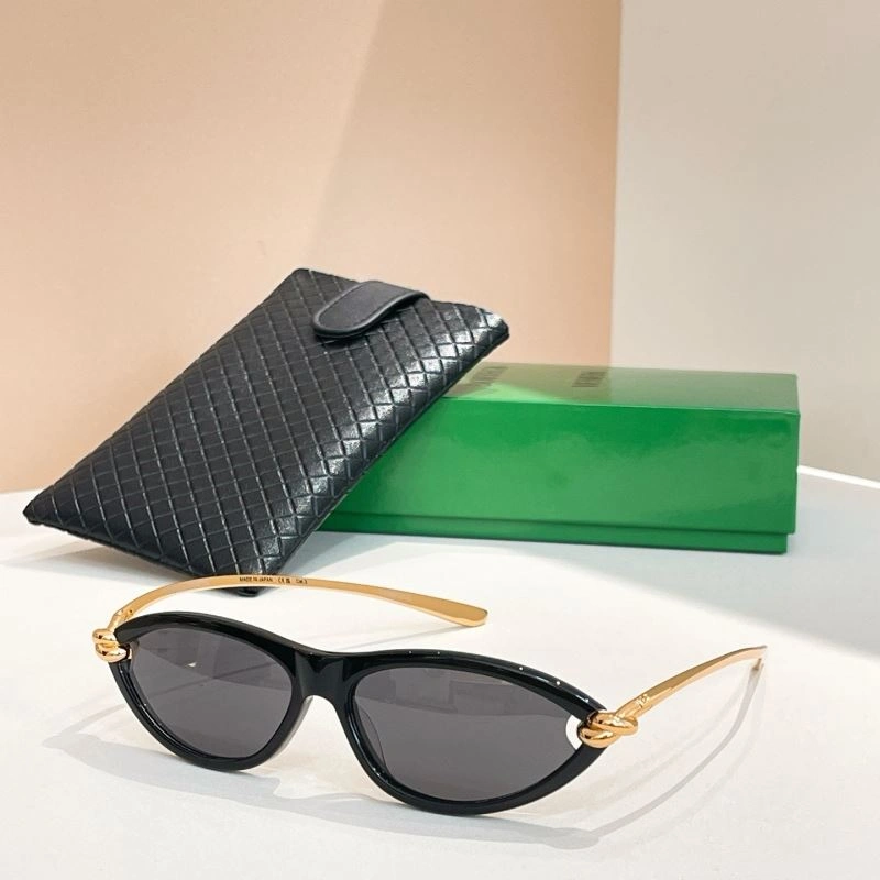 Sleek Bottega Veneta Sunglasses 277082