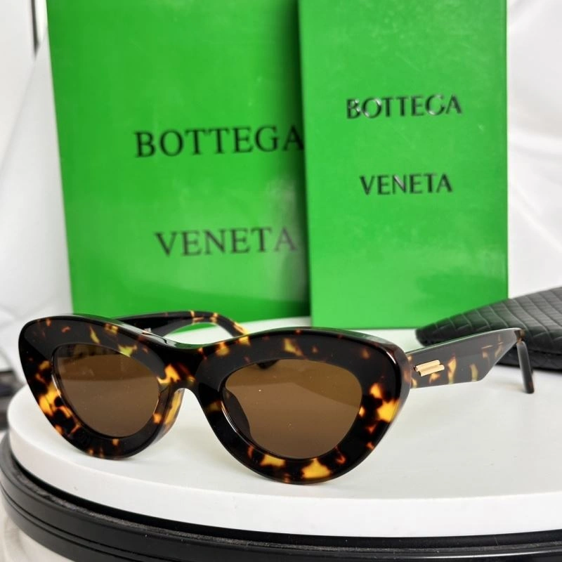 MultiPurpose Bottega Veneta Sunglasses 277079