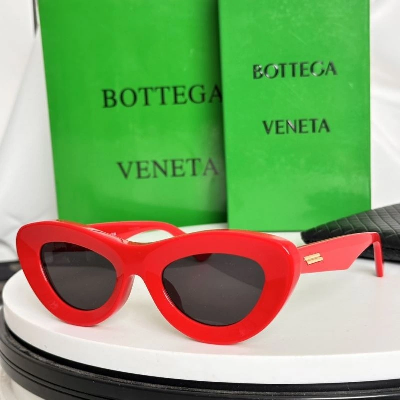MultiPurpose Bottega Veneta Sunglasses 277079