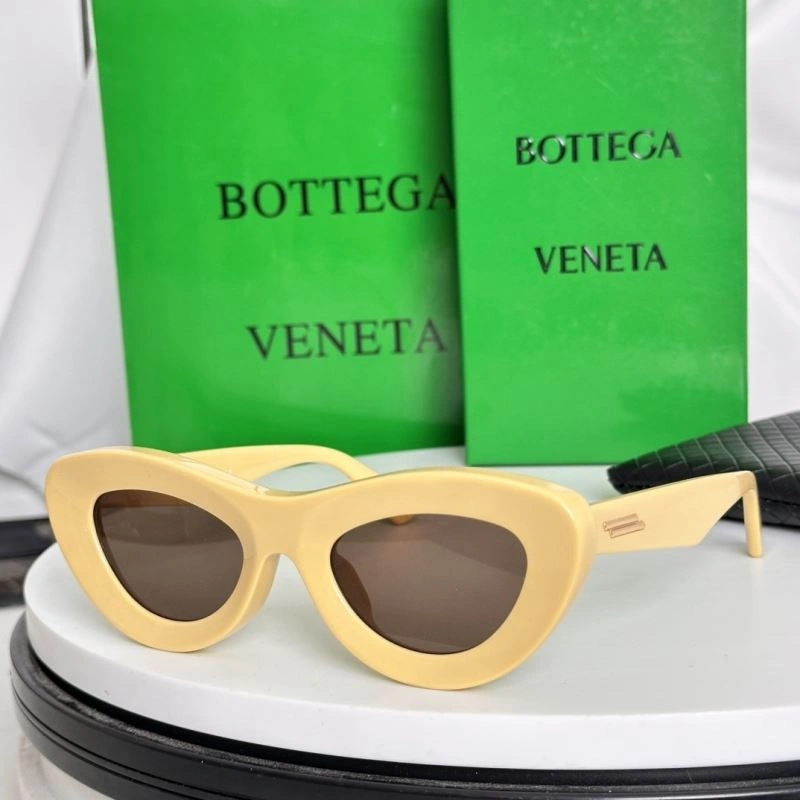 MultiPurpose Bottega Veneta Sunglasses 277079