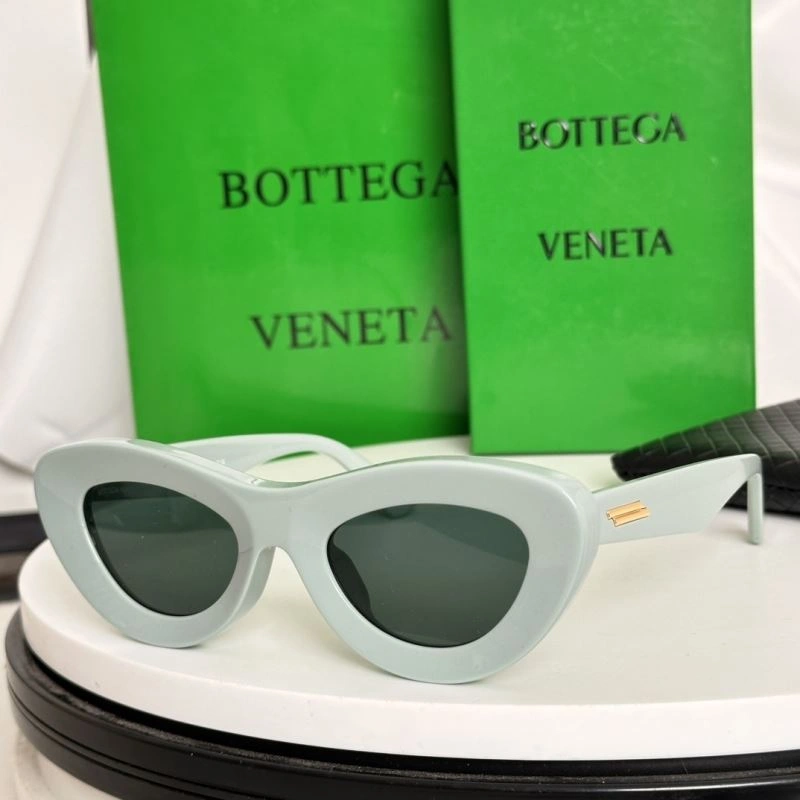 MultiPurpose Bottega Veneta Sunglasses 277079