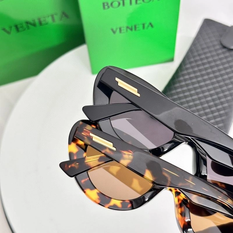 MultiPurpose Bottega Veneta Sunglasses 277079
