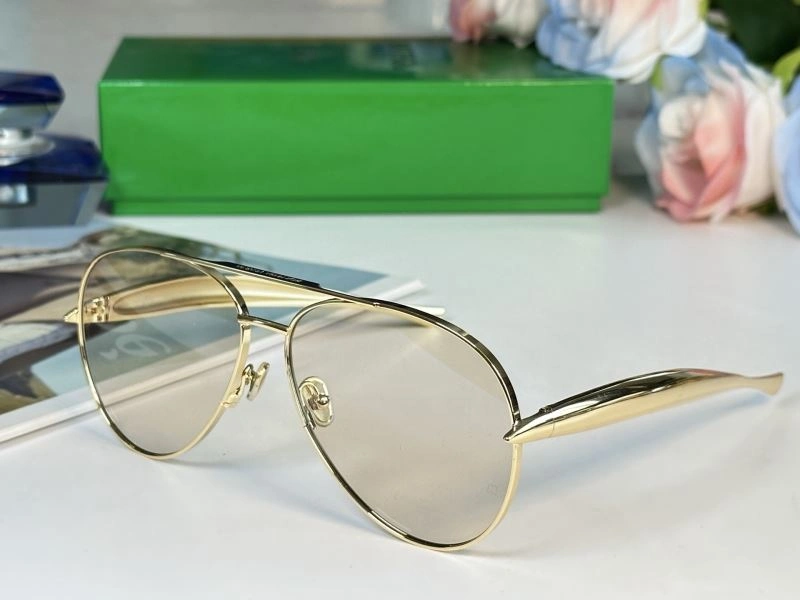 RelaxedFit Bottega Veneta Sunglasses 277077