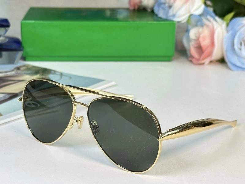 RelaxedFit Bottega Veneta Sunglasses 277077