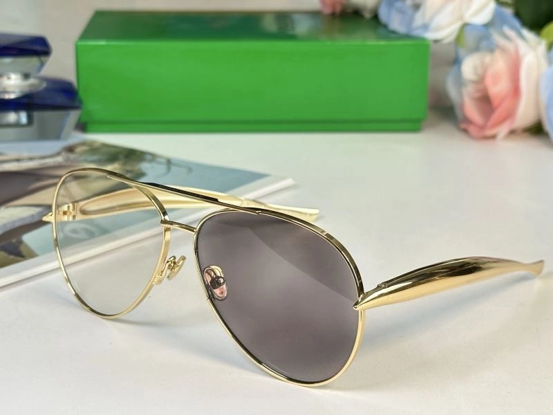 RelaxedFit Bottega Veneta Sunglasses 277077