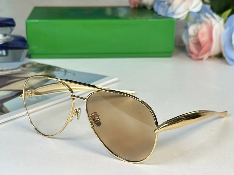 RelaxedFit Bottega Veneta Sunglasses 277077