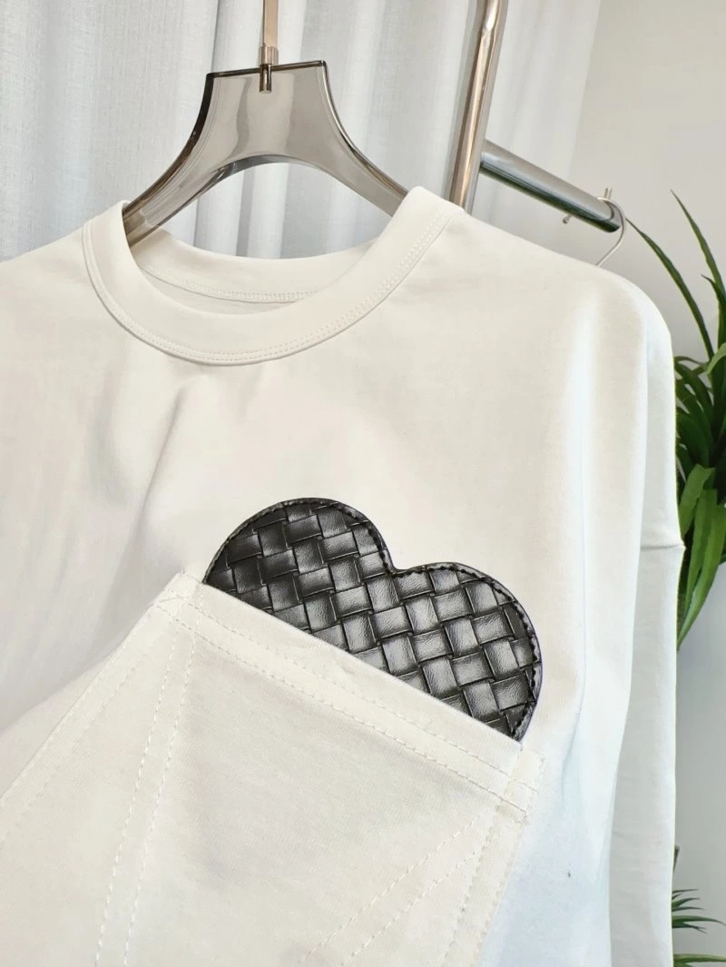 Bottega Veneta T-Shirts Resilient 157143