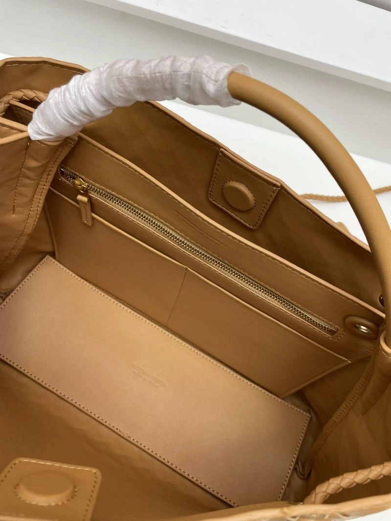 Tailored Bottega Veneta Top Handle Bags 84636