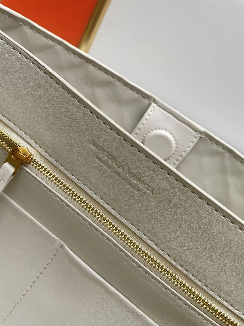 Bottega Veneta Top Handle Bags Reliable 84635