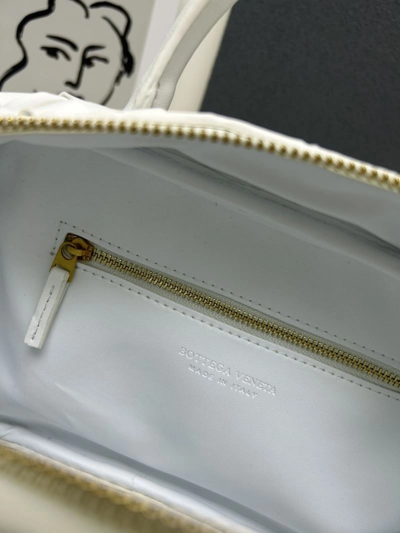 GoAnywhere Bottega Veneta Top Handle Bags 84612