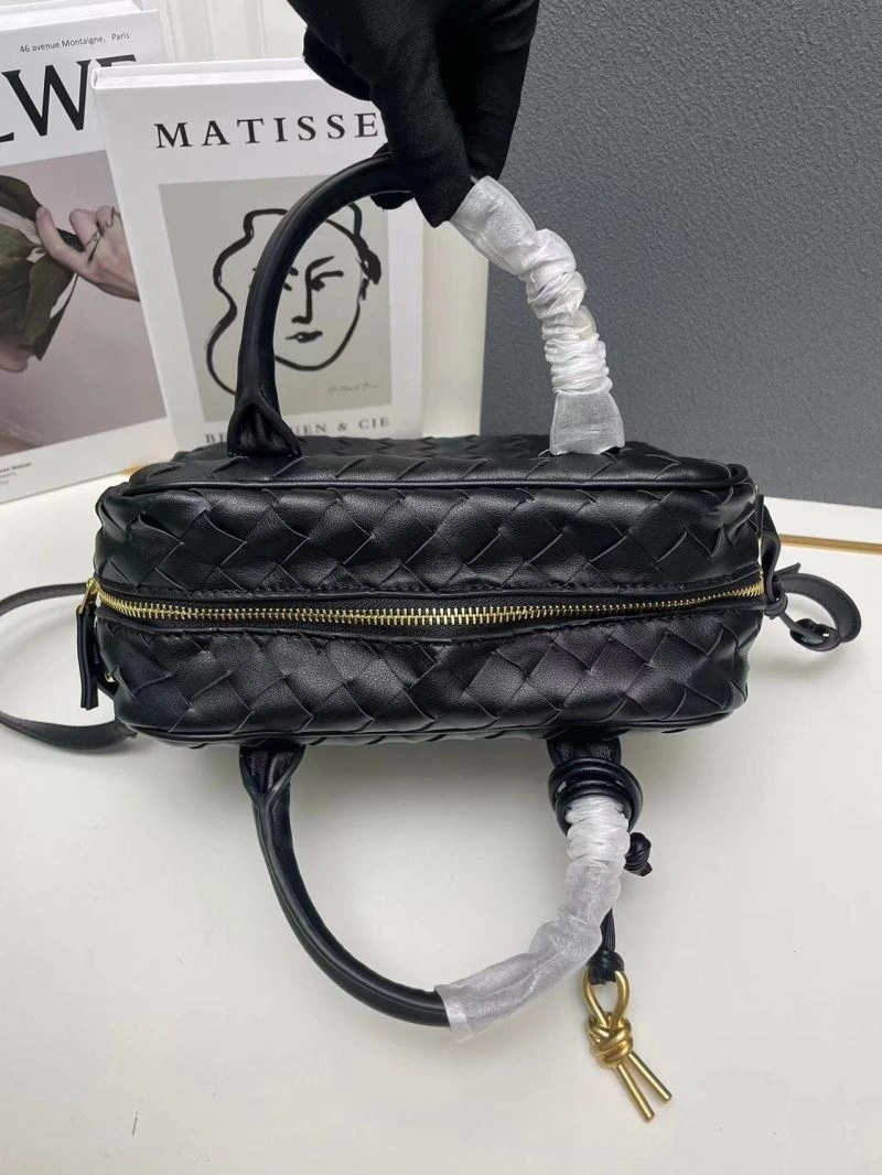 Bottega Veneta Top Handle Bags WellDesigned 84694