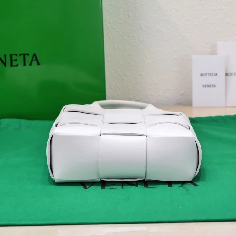 SunProtective Bottega Veneta Top Handle Bags 68019