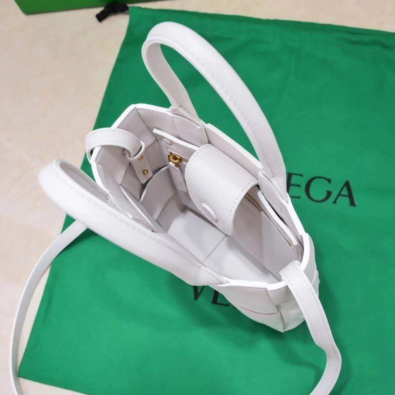 SunProtective Bottega Veneta Top Handle Bags 68019