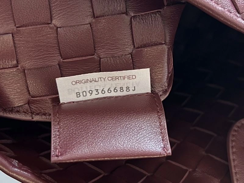 Trendsetting Bottega Veneta Top Handle Bags 67916