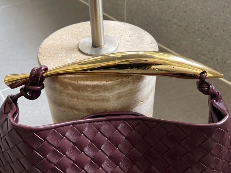 Trendsetting Bottega Veneta Top Handle Bags 67916
