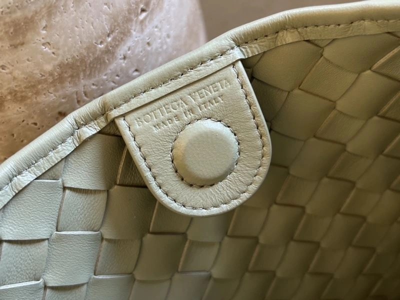 Bright Bottega Veneta Top Handle Bags 67908