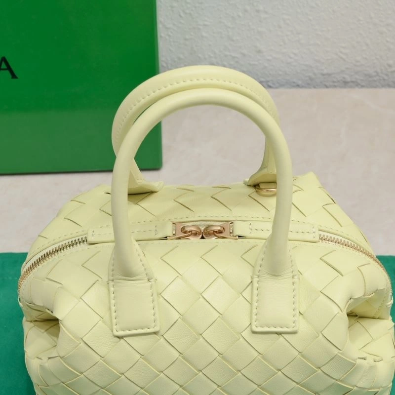Sustainable Bottega Veneta Top Handle Bags 67841