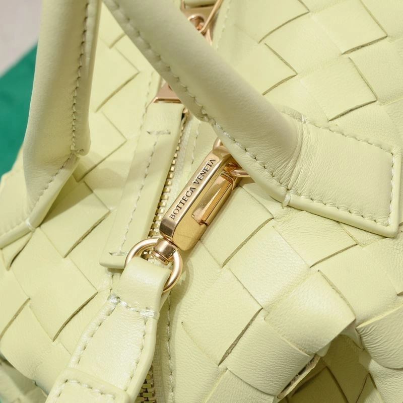 Sustainable Bottega Veneta Top Handle Bags 67841