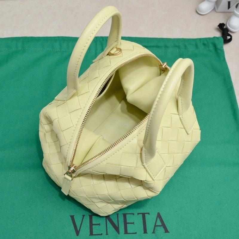 Sustainable Bottega Veneta Top Handle Bags 67841