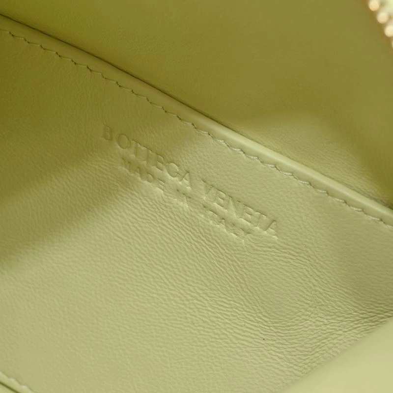 Sustainable Bottega Veneta Top Handle Bags 67841