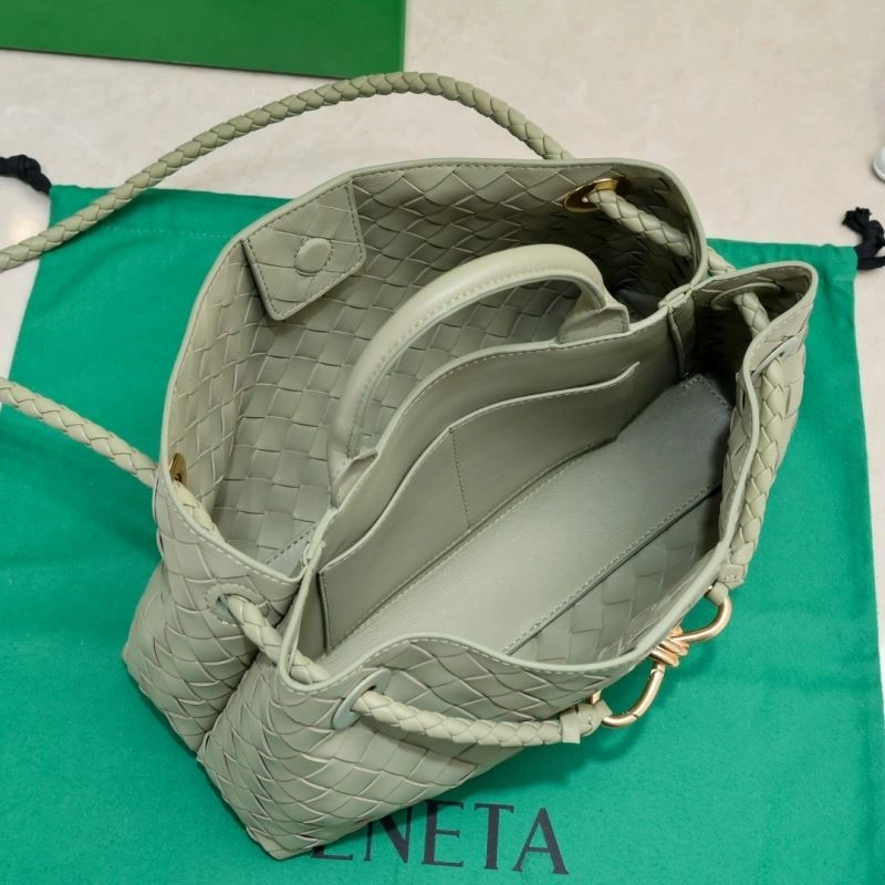Timeless Bottega Veneta Top Handle Bags 67782