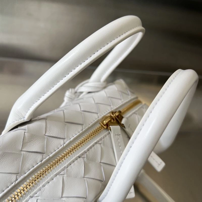 Unisex Bottega Veneta Top Handle Bags 67780