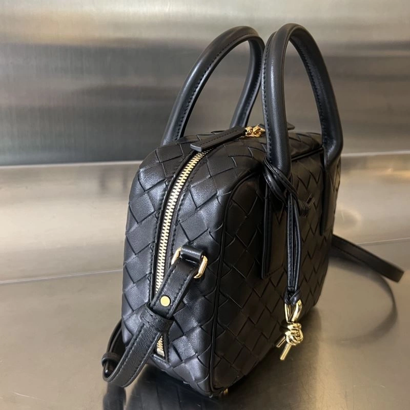 Bottega Veneta Top Handle Bags Refined 67785