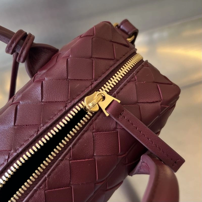 Compact Bottega Veneta Top Handle Bags 67776