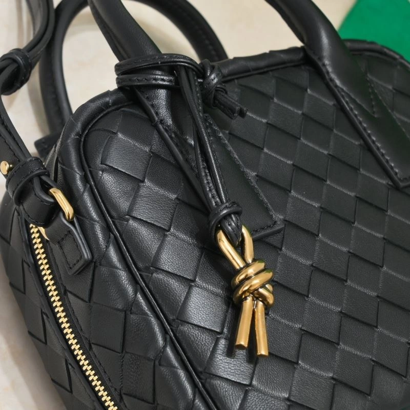 Sophisticated Bottega Veneta Top Handle Bags 67771