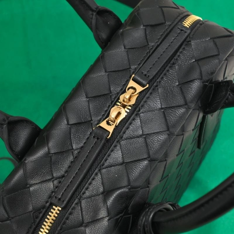Sophisticated Bottega Veneta Top Handle Bags 67771