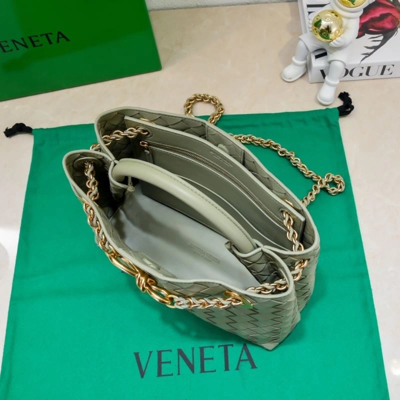 FashionForward Bottega Veneta Top Handle Bags 67755